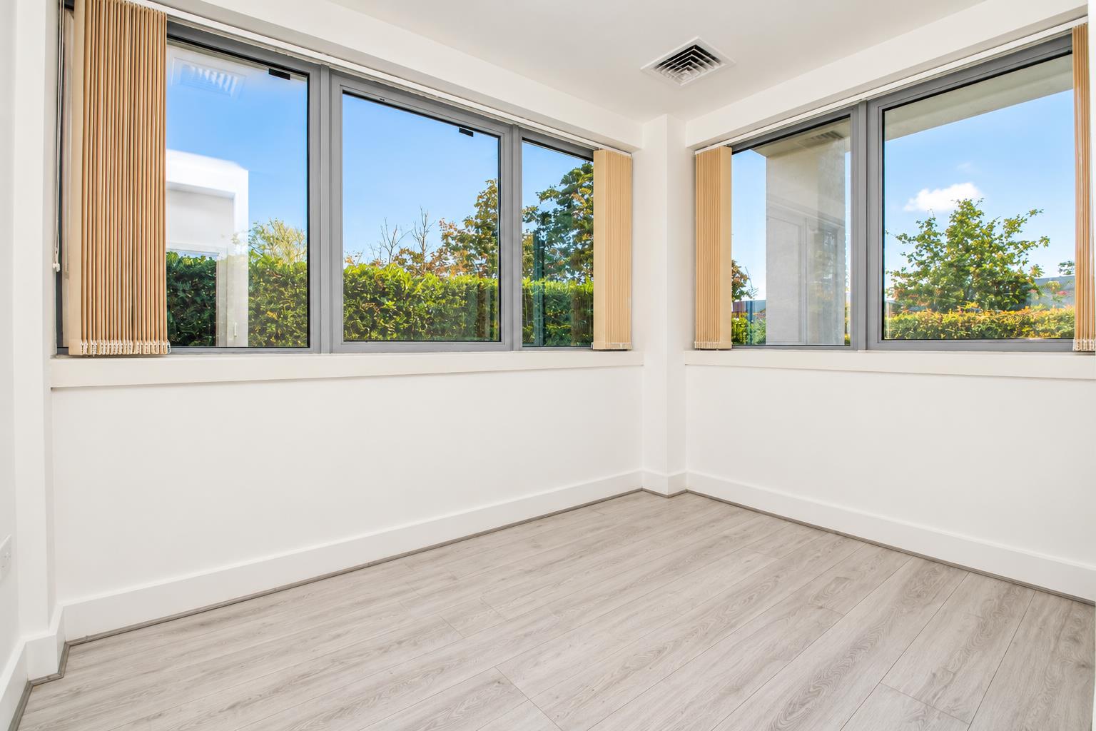 426 Avebury Boulevard, Milton Keynes